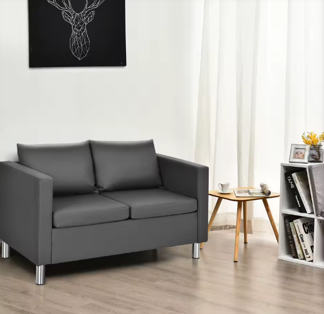 Modern Leaverseat Couch